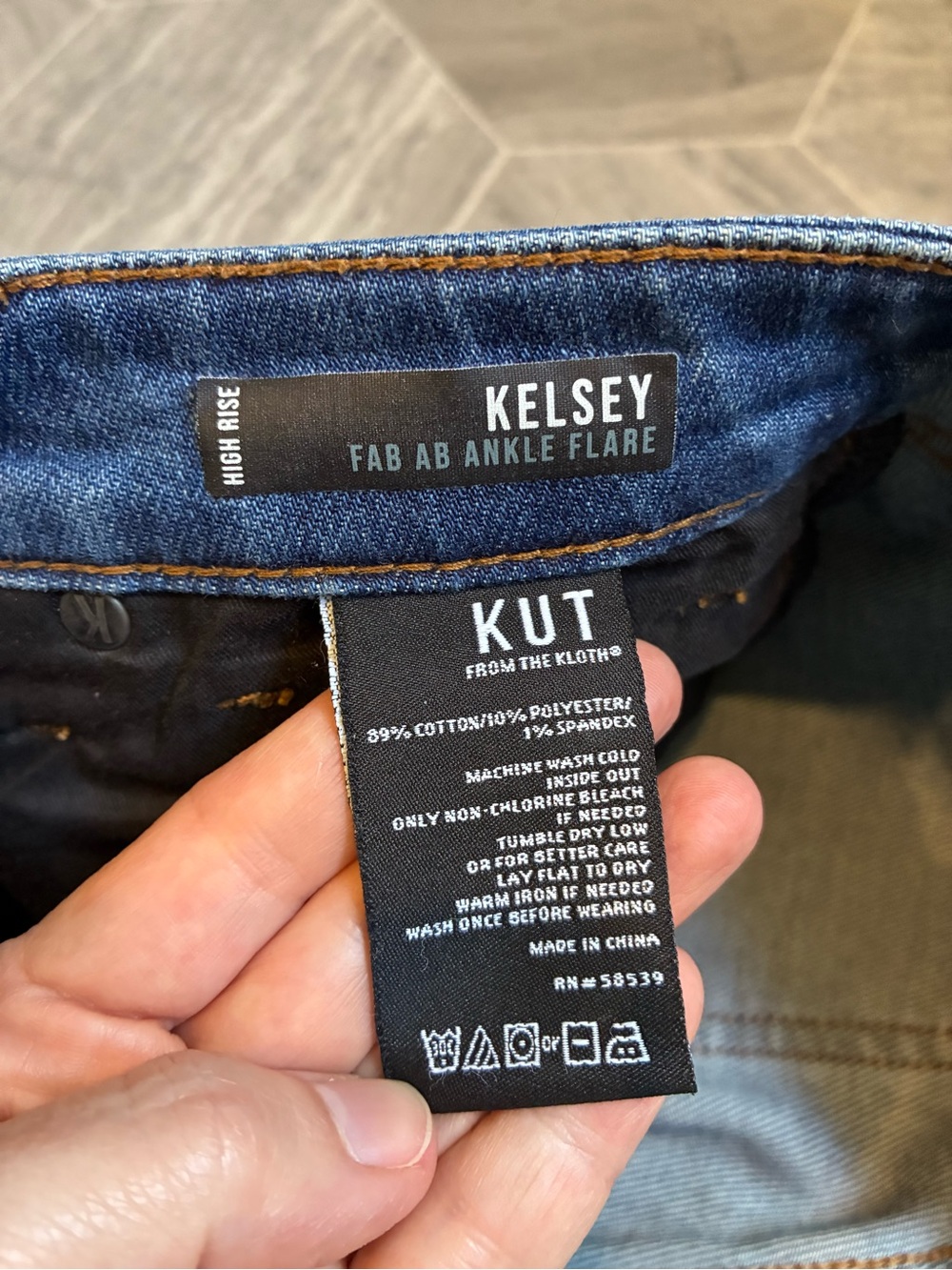 Kut from the Kloth Women's Medium Blue Flare Jeans - Picture 5 of 10